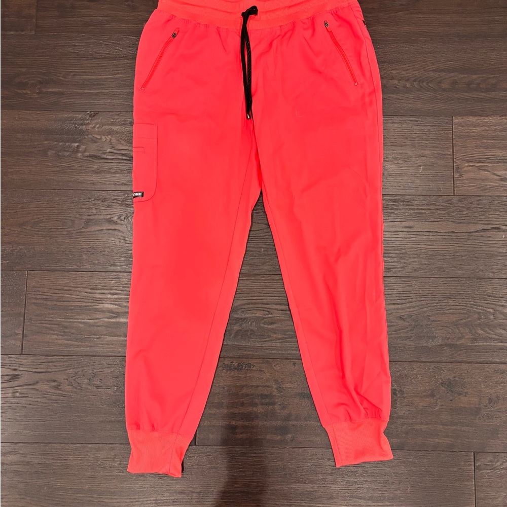 Grey's Anatomy Red Scrub Set - Picture 5 of 7